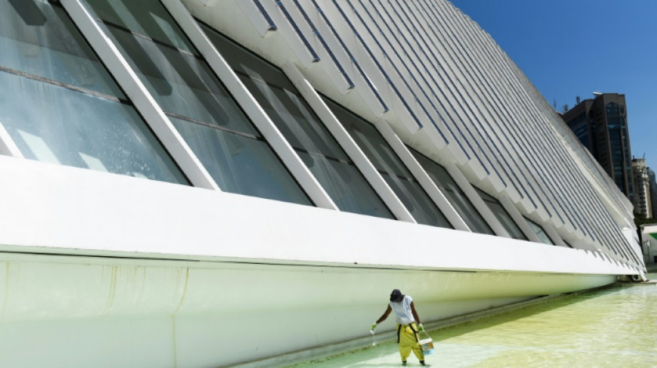 Desemprego no Brasil cai para 7,4%, menor n&iacute;vel em quase 8 anos