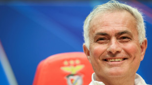 Mourinho nega rumores sobre um poss&iacute;vel retorno ao Real Madrid