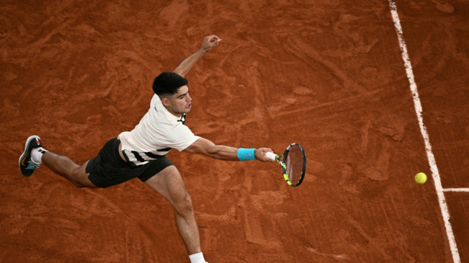 Los vigentes campeones Alcaraz y Swiatek imponen su ley en Roland Garros