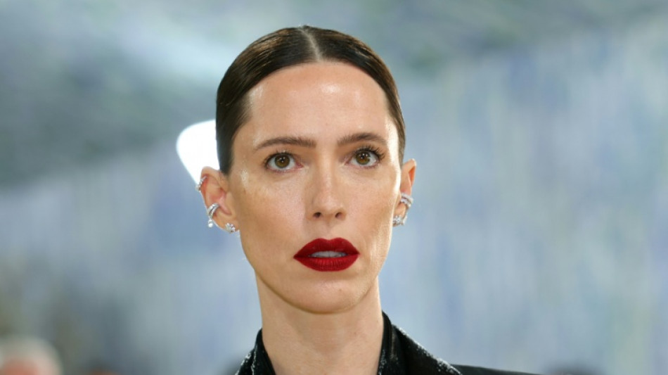 Rebecca Hall y Gael Garc&iacute;a Bernal desaf&iacute;an la inmortalidad en Cannes