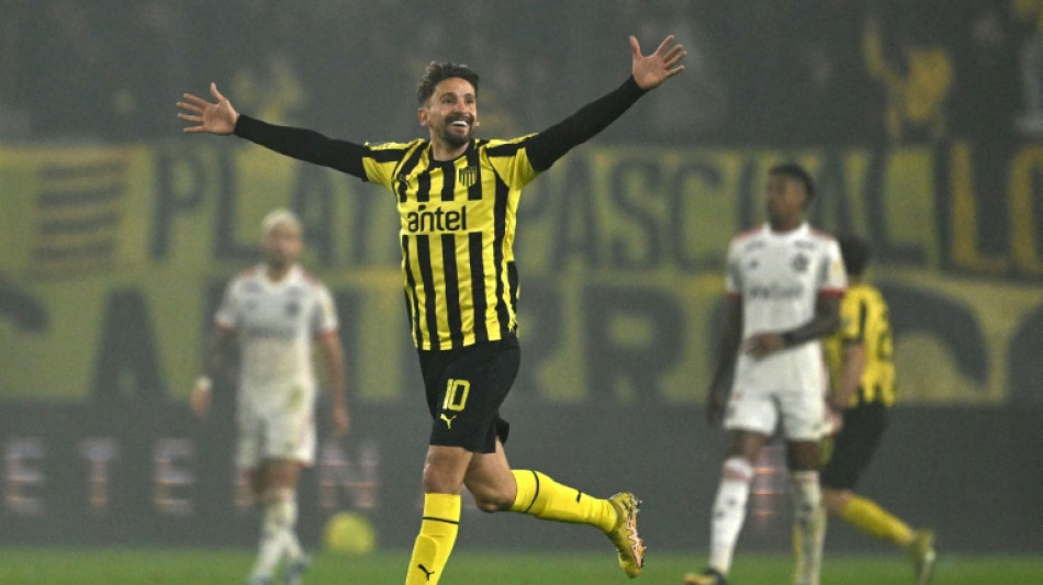 Flamengo fica no 0 a 0 com Pe&ntilde;arol, que avan&ccedil;a &agrave;s semifinais da Libertadores