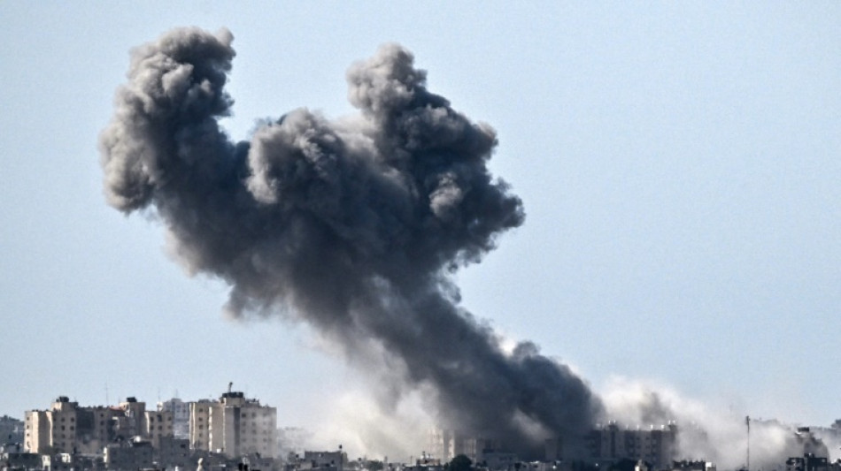 Israel intensifica bombardeios em Gaza antes de incurs&atilde;o terrestre