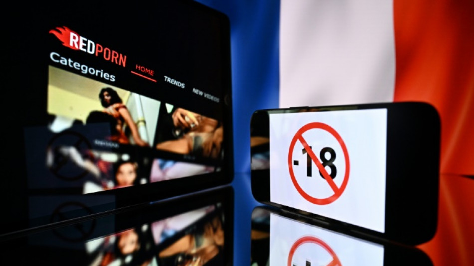 "Personne n'en parle, tout le monde regarde": l&rsquo;addiction au porno abord&eacute;e au lyc&eacute;e