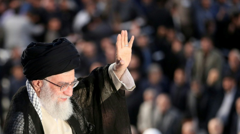 Funeral do aiatol&aacute; Ali Khamenei tem aflu&ecirc;ncia maci&ccedil;a de fi&eacute;is em Teer&atilde;