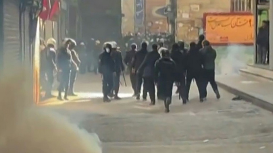 Pr&auml;sident im Iran ermahnt Sicherheitskr&auml;fte zur Zur&uuml;ckhaltung bei friedlichen Demonstranten