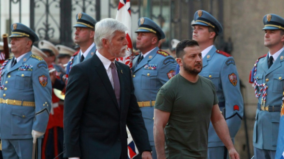 A Prague, Zelensky r&eacute;clame de l'"honn&ecirc;tet&eacute;" dans les relations avec l'Otan
